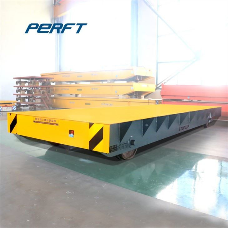 Carrello di trasferimento su rotaia per la fabbrica